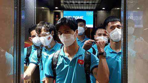 在拍摄法庭戏时，当她饰演的哥哥被带进法庭的一瞬间，兰西雅给出了一个让导演都为之震撼的眼神反应。